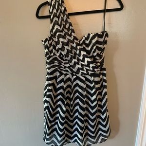 Black & White Zigzag Stripes One Shoulder Dress